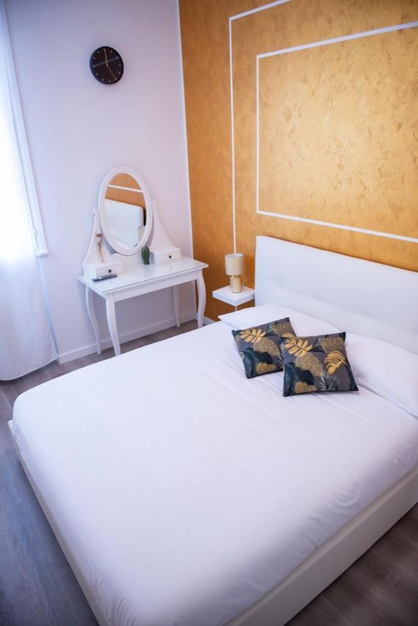 Isabel Apartaments Old Town パドヴァ エクステリア 写真